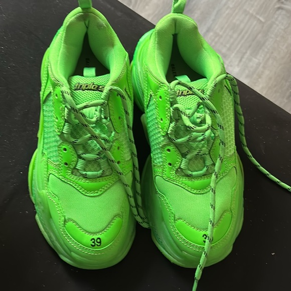 Lime green Balenciaga - Picture 12 of 15